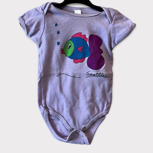 Handmade Hand Painted Seattle Fish One Piece with Matching skull Cap size 3-6m - Picture 2 of 7
